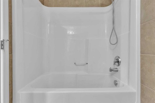 6307-70 Panamount Drive Nw, Calgary, AB - Indoor Photo Showing Bathroom