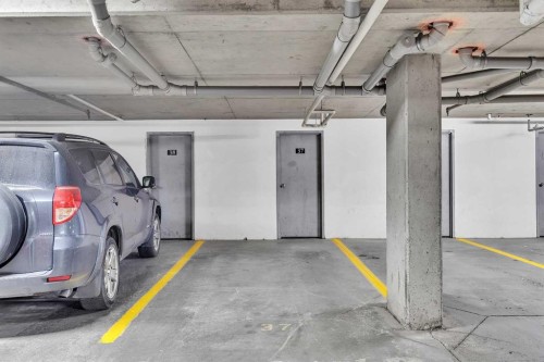 6307-70 Panamount Drive Nw, Calgary, AB - Indoor Photo Showing Garage
