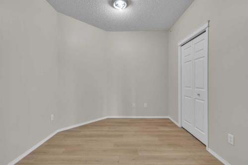 6307-70 Panamount Drive Nw, Calgary, AB - Indoor Photo Showing Other Room