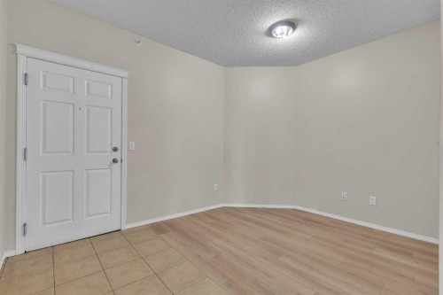 6307-70 Panamount Drive Nw, Calgary, AB - Indoor Photo Showing Other Room