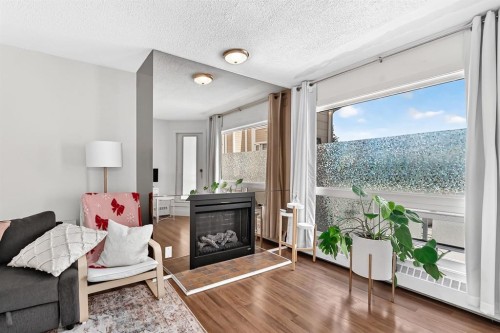 307-3717 42 Street Nw, Calgary, AB - Indoor Photo Showing Other Room