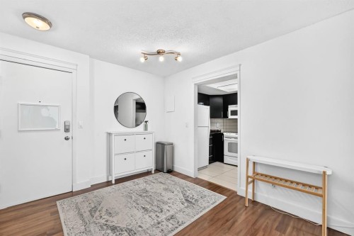 307-3717 42 Street Nw, Calgary, AB - Indoor Photo Showing Other Room