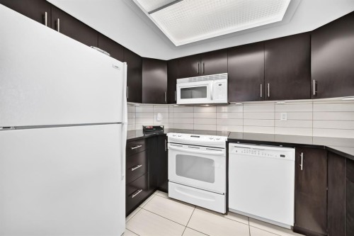 307-3717 42 Street Nw, Calgary, AB - Indoor Photo Showing Bedroom
