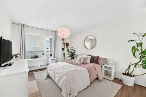 307-3717 42 Street Nw, Calgary, AB - Indoor Photo Showing Bedroom