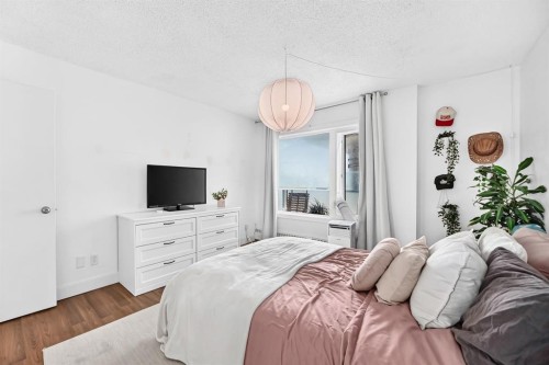 307-3717 42 Street Nw, Calgary, AB - Indoor Photo Showing Bedroom