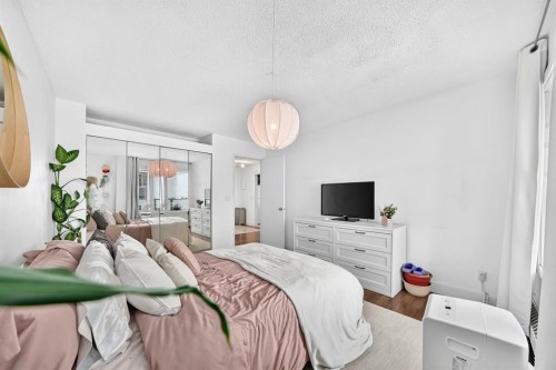 307-3717 42 Street Nw, Calgary, AB - Indoor Photo Showing Bedroom