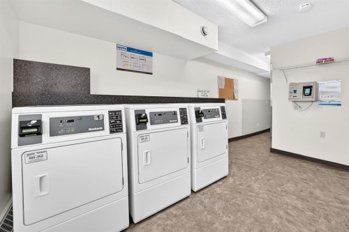 307-3717 42 Street Nw, Calgary, AB - Indoor Photo Showing Other Room