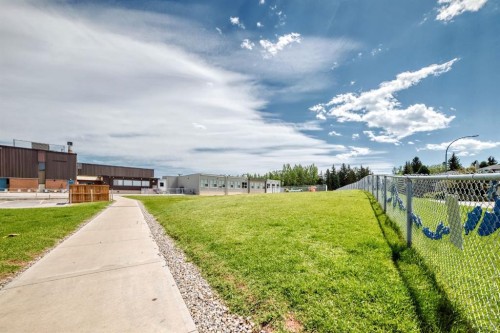 307-3717 42 Street Nw, Calgary, AB - Outdoor With View
