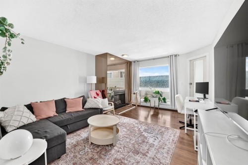 307-3717 42 Street Nw, Calgary, AB - Indoor
