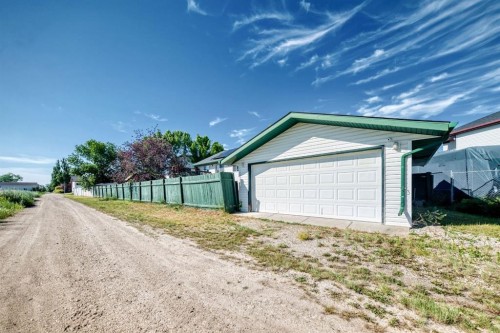 417 9 Street, Beiseker, AB 