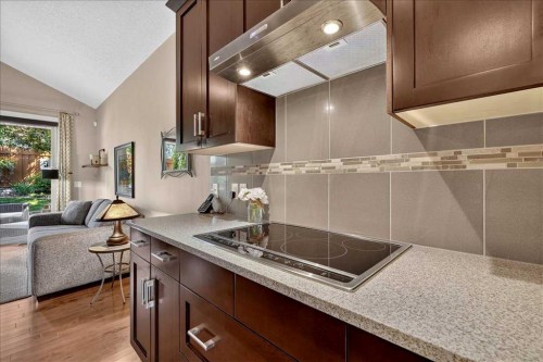 295 Tremblant Way Sw, Calgary, AB 