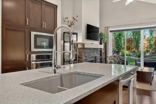 295 Tremblant Way Sw, Calgary, AB 