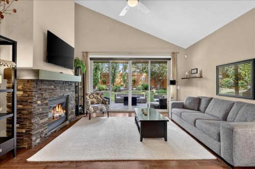 295 Tremblant Way Sw, Calgary, AB 