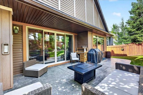 295 Tremblant Way Sw, Calgary, AB 