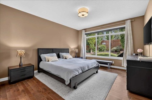 295 Tremblant Way Sw, Calgary, AB 