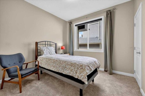 295 Tremblant Way Sw, Calgary, AB 