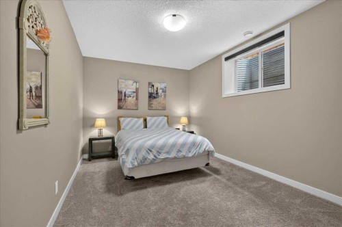295 Tremblant Way Sw, Calgary, AB 