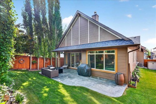 295 Tremblant Way Sw, Calgary, AB 