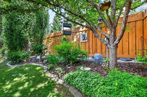 295 Tremblant Way Sw, Calgary, AB 