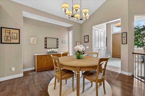 295 Tremblant Way Sw, Calgary, AB 