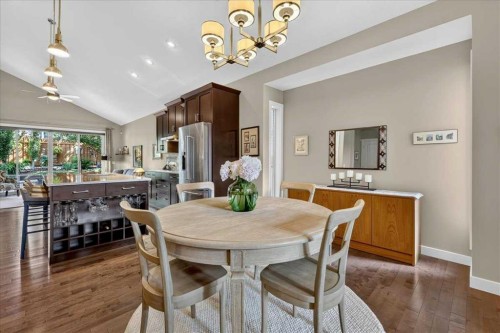 295 Tremblant Way Sw, Calgary, AB 