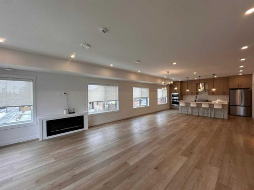 4744 Bowness Road, Calgary, AB 