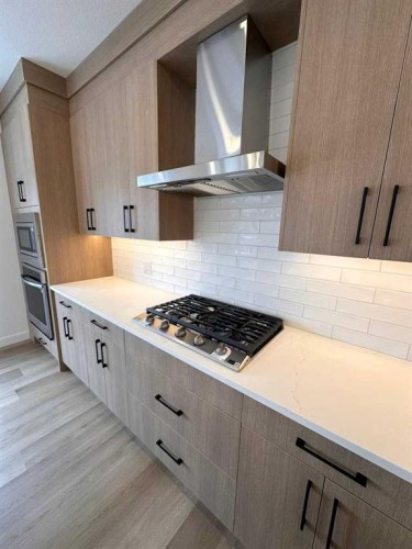 4744 Bowness Road, Calgary, AB 