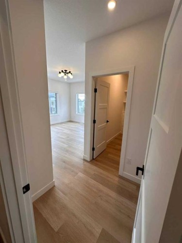 4744 Bowness Road, Calgary, AB 