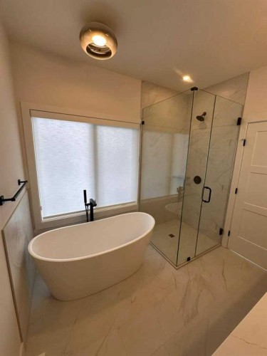 4744 Bowness Road, Calgary, AB 