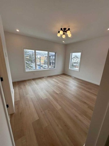 4744 Bowness Road, Calgary, AB 