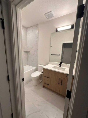 4744 Bowness Road, Calgary, AB 