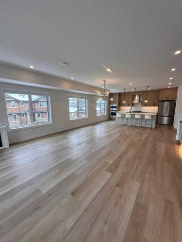 4744 Bowness Road, Calgary, AB 