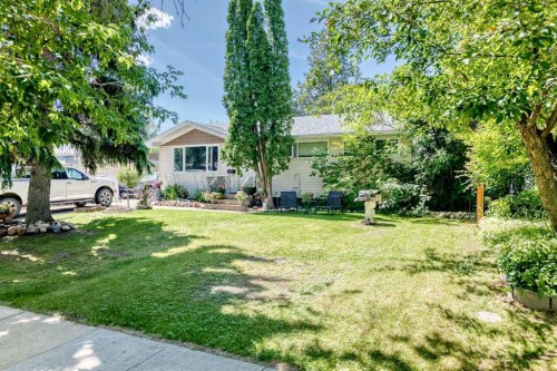 23 Spruce Crescent, St. Albert, AB 