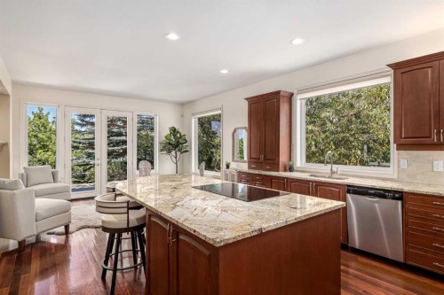 33 Ridge Pointe Drive, Heritage Pointe, AB - Indoor Photo Showing Kitchen