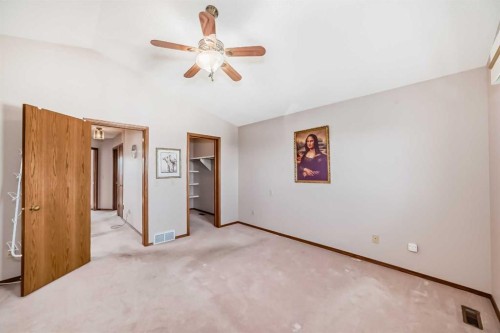 183 Christie Park Hill Sw, Calgary, AB - Indoor Photo Showing Other Room