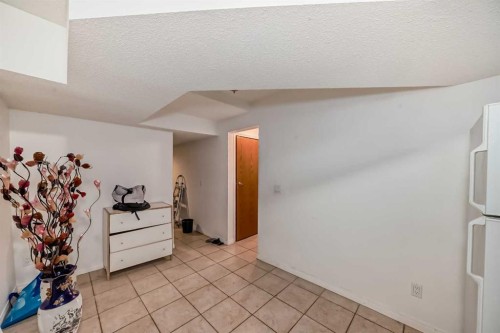183 Christie Park Hill Sw, Calgary, AB - Indoor