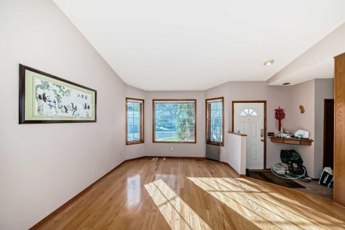 183 Christie Park Hill Sw, Calgary, AB - Indoor Photo Showing Other Room