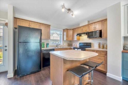 2520 Eversyde Avenue Sw, Calgary, AB - Indoor Photo Showing Kitchen