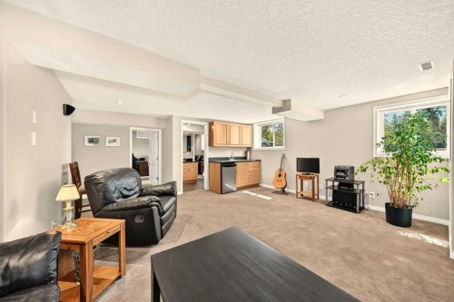 2024 Chicoutimi Drive Nw, Calgary, AB 