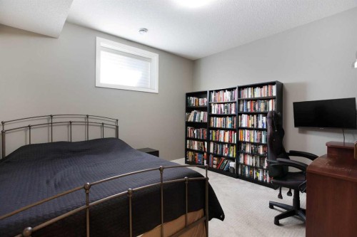 434 22 Avenue Nw, Calgary, AB - Indoor Photo Showing Bedroom