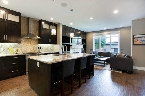 434 22 Avenue Nw, Calgary, AB - Indoor Photo Showing Kitchen With Upgraded Kitchen