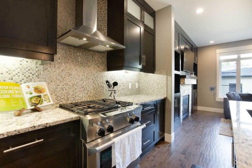 434 22 Avenue Nw, Calgary, AB - Indoor Photo Showing Kitchen With Upgraded Kitchen
