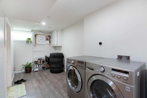 3224 14 Street Nw, Calgary, AB - Indoor Photo Showing Laundry Room