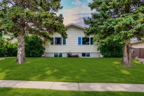 3224 14 Street Nw, Calgary, AB - Outdoor