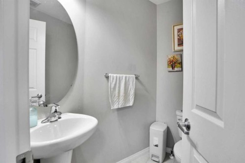 10505 Cityscape Drive, Calgary, AB - Indoor Photo Showing Bathroom