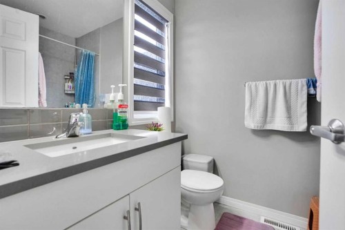 10505 Cityscape Drive, Calgary, AB - Indoor Photo Showing Bathroom