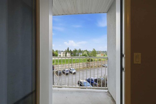 2323-700 Willowbrook Road Nw, Airdrie, AB -  With Exterior