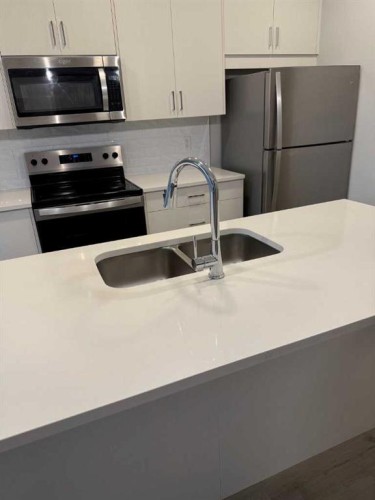 308-660 Shawnee Square Sw, Calgary, AB 