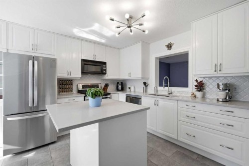 4 Cougar Ridge Mews Sw, Calgary, AB 