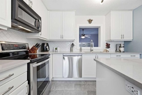 4 Cougar Ridge Mews Sw, Calgary, AB 